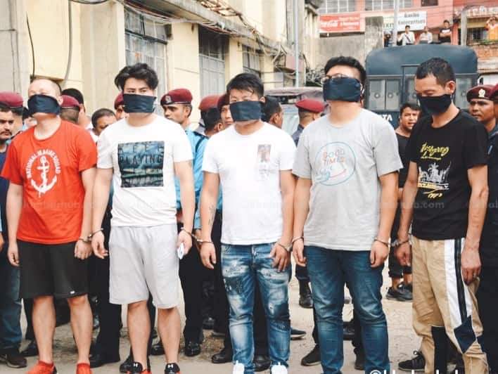 चीनिया अपराध गिरोहहरु प्रहरीको अपरेशनमा ९७ जना संदिग्ध पक्राउ