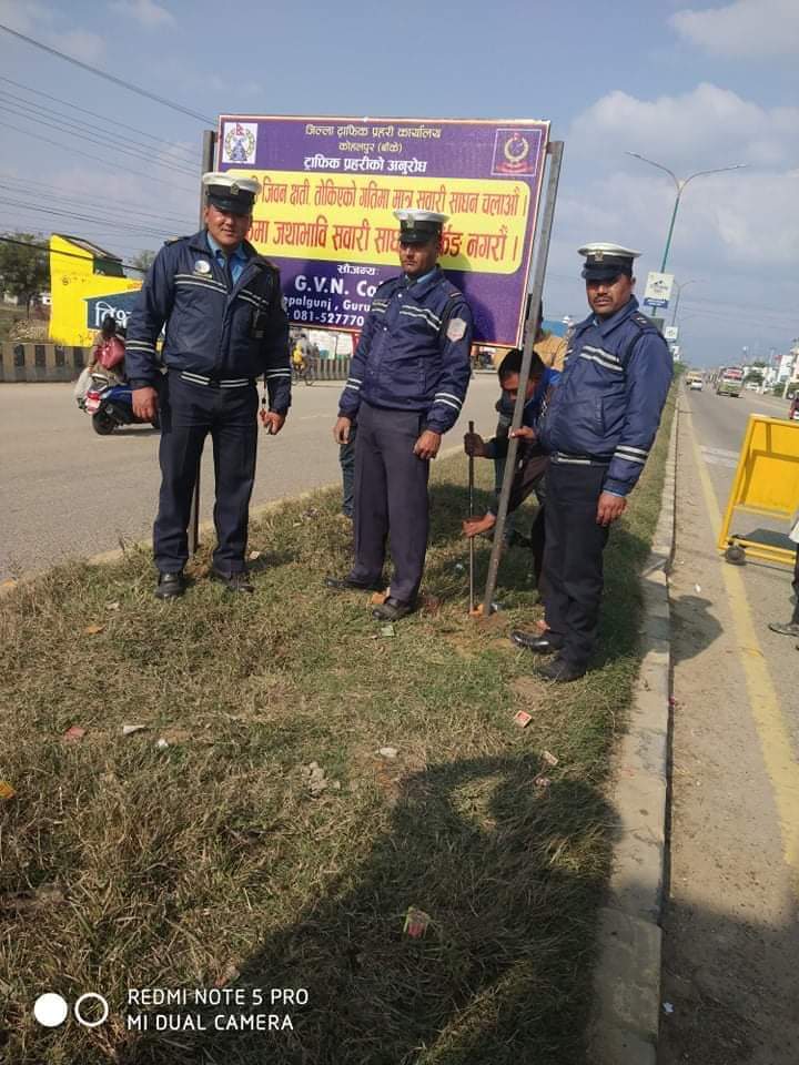 बाँकेमा दुर्घटना न्यूनीकरण गर्न १० ठाँउमा जनचेतनामुलक बोर्डहरु राखियो….