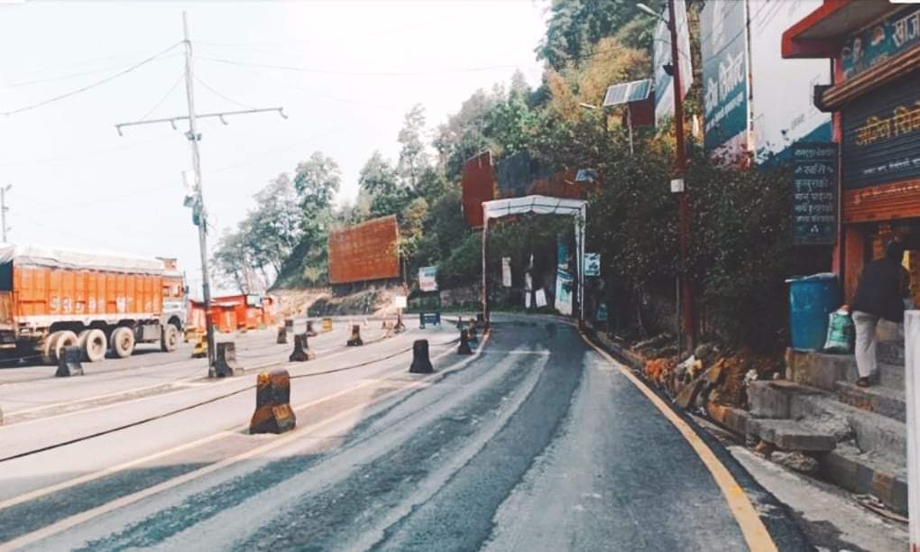 काठमाडौंमा सवारी पासको दुरुपयोग गर्दै यात्रु ओसारपोसार गर्ने नागढुंगामा पक्राउ