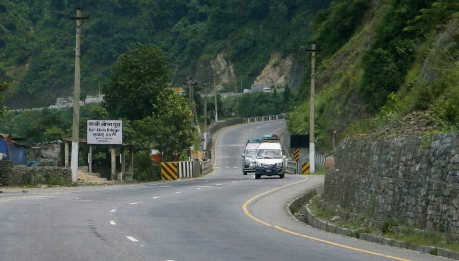 अबरुद्ध मुगलिङ सडक खण्ड दुई तर्फी बाटो सञ्चालन