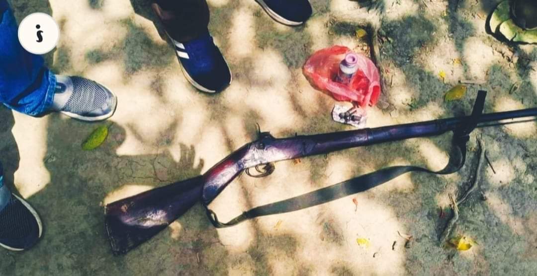 कोइलाबाँस सशस्त्र प्रहरीले नाका क्षेत्रबाट घरेलुु हतियार पक्राउ