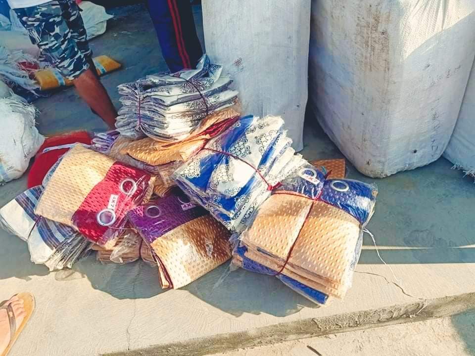 बिरगंज प्रहरीले भंसार छली ल्याउदै गरेको लाखौं मुल्यको लत्ताकपडा तथा जुत्ता चप्पल पक्राउ