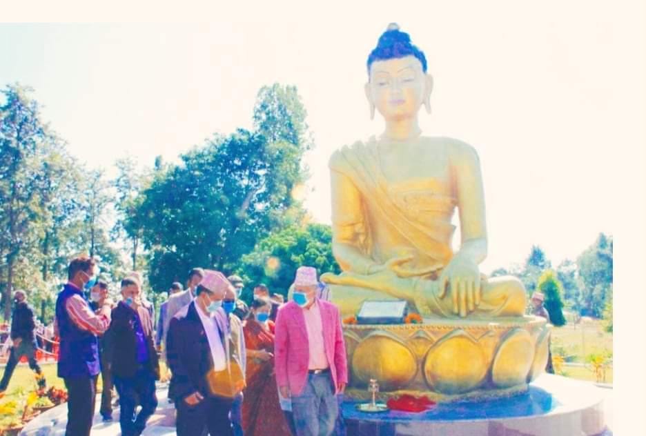 तुलसीपुर राप्ती शान्ति उद्यानमा निर्मित बुद्धको मूर्ति मुख्यमन्त्रीद्धारा अनावरण