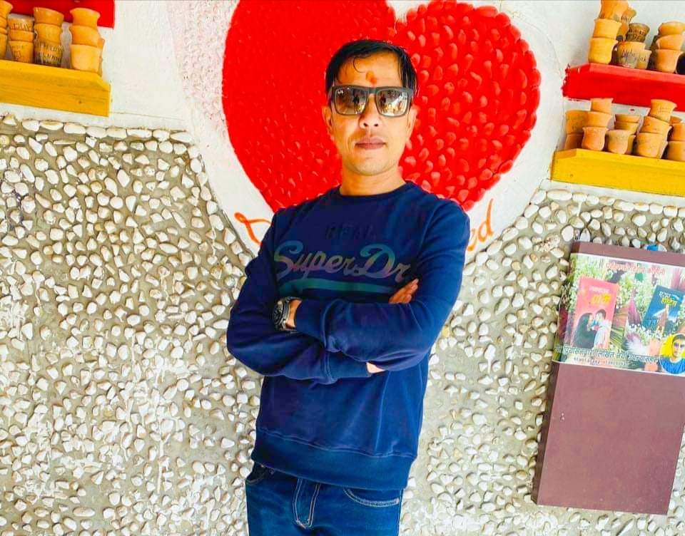 पत्रकार एवं साहित्यकार प्रियासनको पुनरागमन प्रभावित भएर मुनाले लेखिन उपन्यास