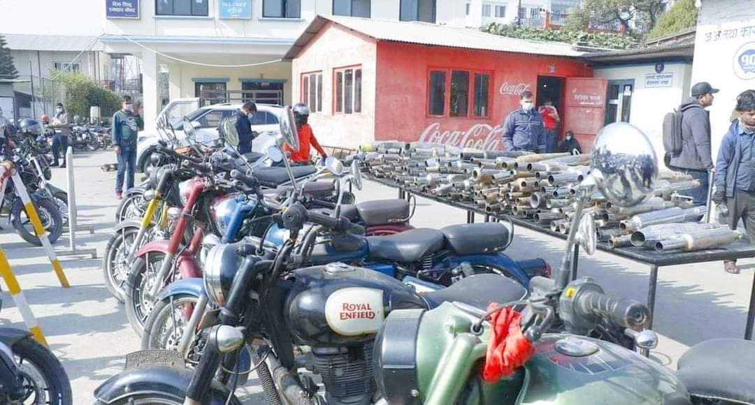 काठमाडौंमा ठूलो आवाज निकाल्ने ३४२ मोटरसाइकललाई कारबाहीमा