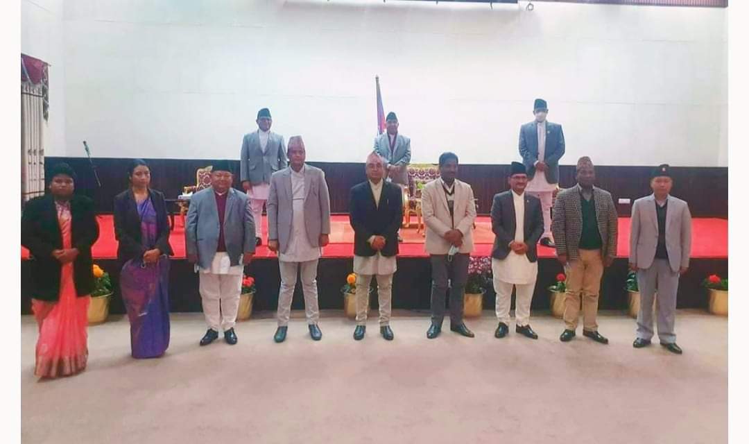 नयाँ ८ मन्त्री र १ राज्यमन्त्री थप