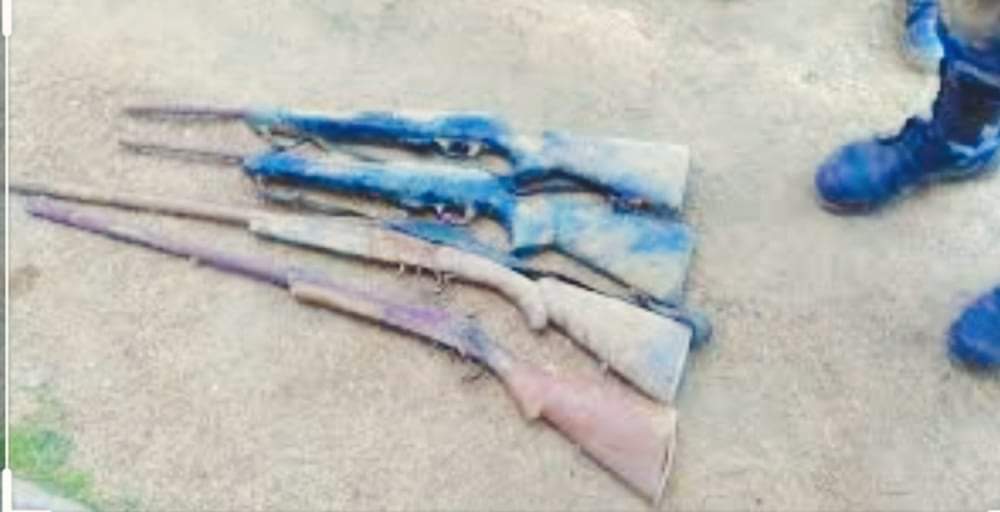 प्रहरीले बेवारिसे ४ थान भरुवा बन्दुक बरामद