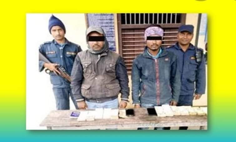 स्रोत नखुलेको ९ लाख ४० हजार सहित २ जना पक्राउ