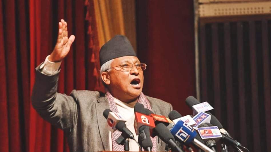 कायर होर हामीले राजीनामा दिने शिक्षामन्त्री : श्रेष्ठ