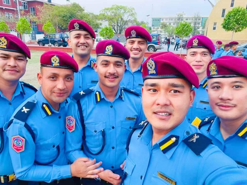 नवनियुक्त प्रहरी निरीक्षकहरुलाई दर्ज्यानी चिन्हद्वारा सुशोभित