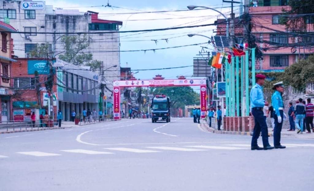 काठमाडौँ जिल्ला प्रशासनले अत्यावश्यक बाहेक सबै सेवा स्थगित