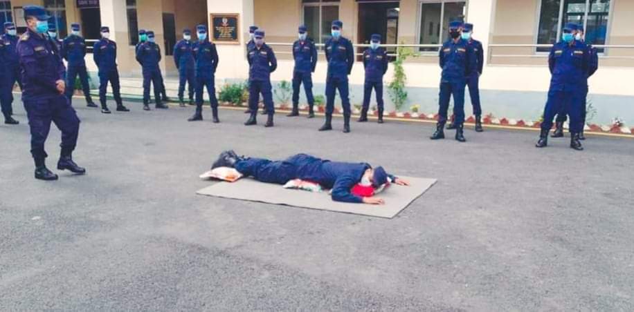 अक्सिजनेशन र भेन्टिलेटरमा जानु नपर्ने अभियान सिकाउदै नेपाल प्रहरी