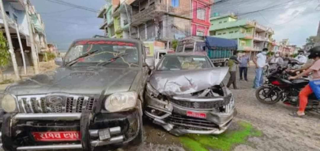 पत्रकार महासंघका केन्द्रिय अध्यक्ष पोख्रेल सहितको टोलि चढेको गाडी दुर्घटना