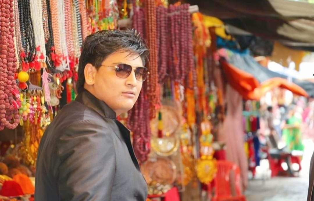 युवा व्यावसायी माइकले गरे कोभिड खाद्य बैंक कोहलपुरलाई आर्थिक सहयोग