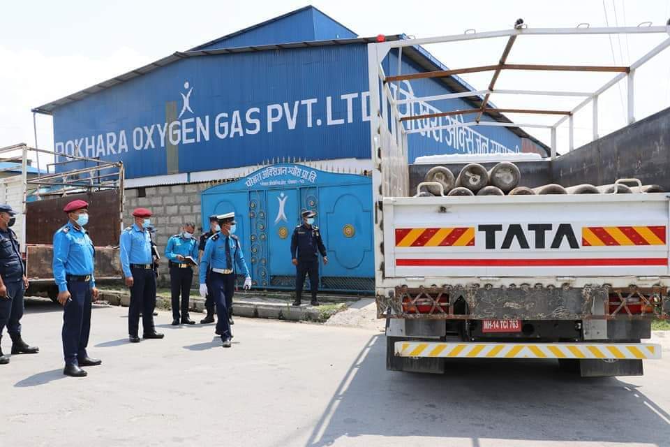 नेपाल प्रहरीको सक्रियतामा ५ हजार ४ सय ३२ थान अक्सिजन सिलिन्डर संकलन