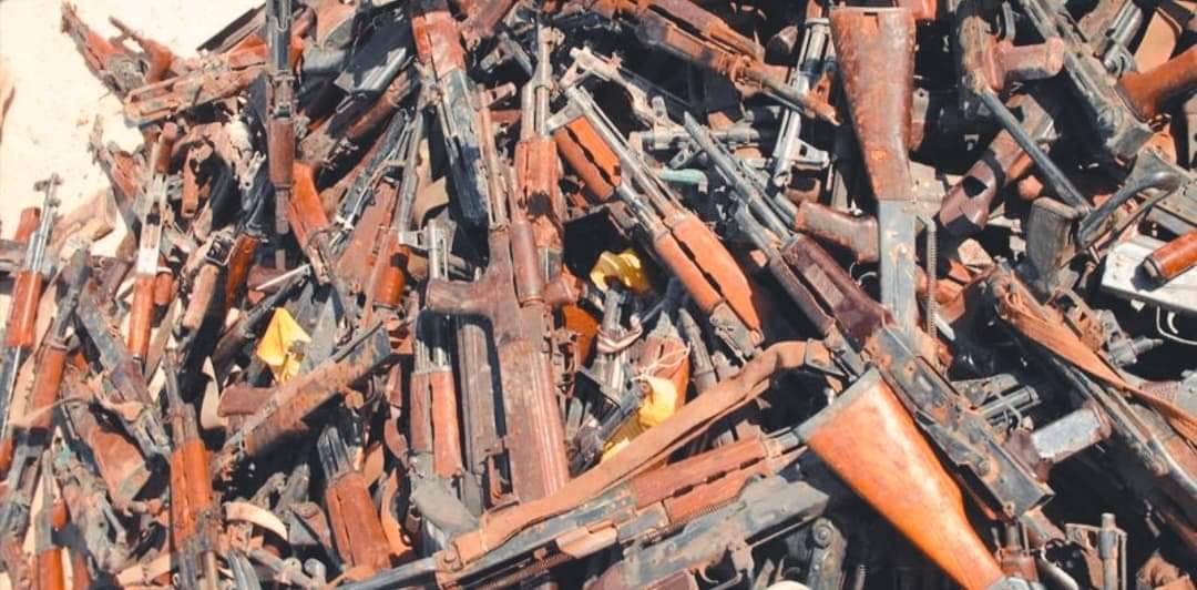 रोल्पामा ठूलो मात्रामा अत्याधुनिक हतियारहरु बरामद