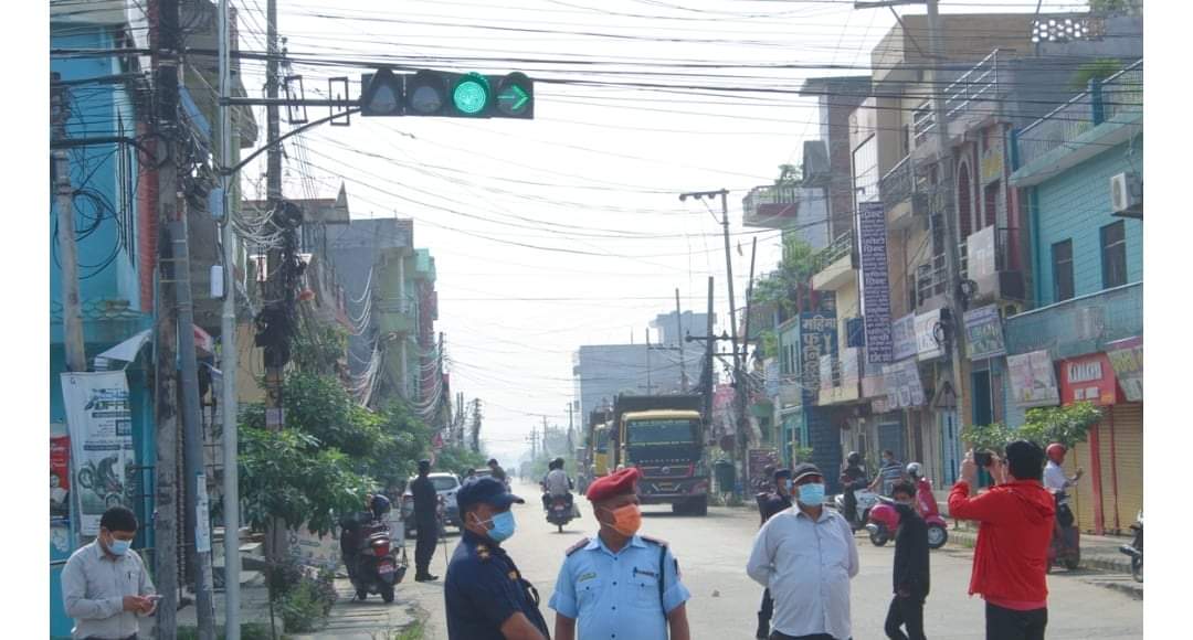 दुर्घटना न्यूनीकरण गर्न भैरहवामा ट्राफिक लाइट जडान
