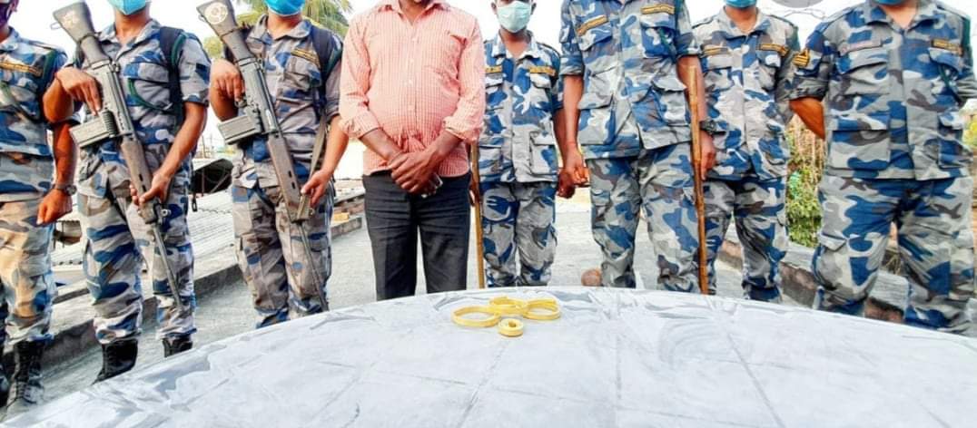 सिरहा सशस्त्र प्रहरीले अवैध सुनसहित दुईजना पक्राउ