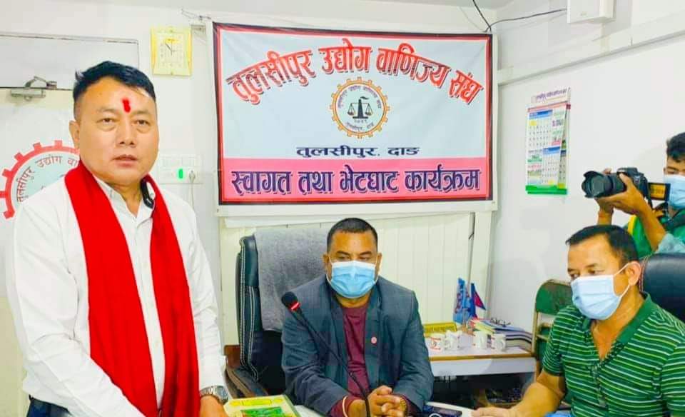 दाङका सिडियो रामबहादुर कुरुङवाङले प्रशासक नभई जनताको सेवक गर्ने प्रतिबद्धता