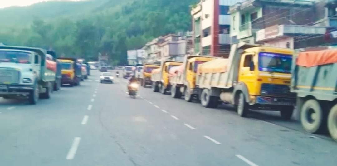 दाङ सिडियो र एसपीको एक्सन मापदण्ड विपरित चलेका ११७ टिप्परलाई जरिवाना