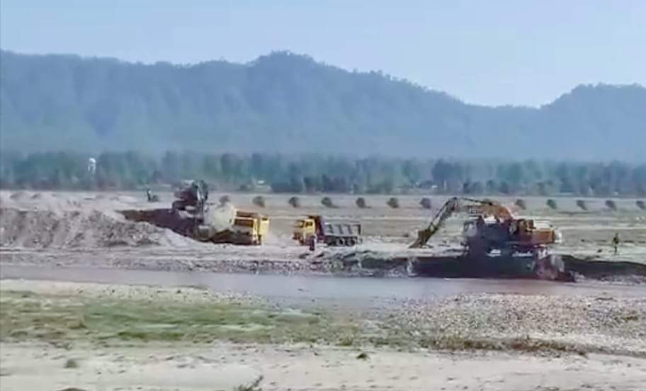 बाँकेमा सिडियो मौन बस्दा क्रसरको मस्ति स्टक प्रमाणिकरण बिनै ५० करोडको नदि जन्य उथान