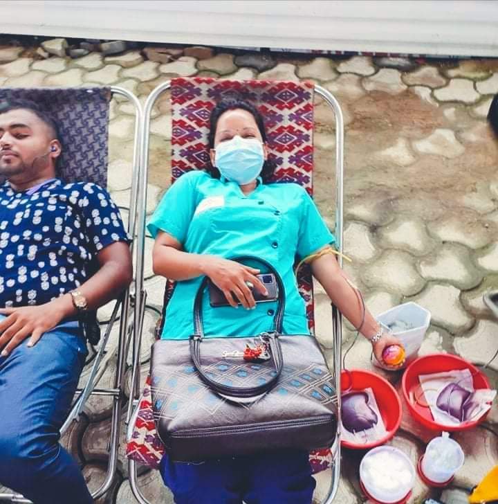 बिरगंजमा २ महिला सहित ३२ जनाले रक्तदान गरे