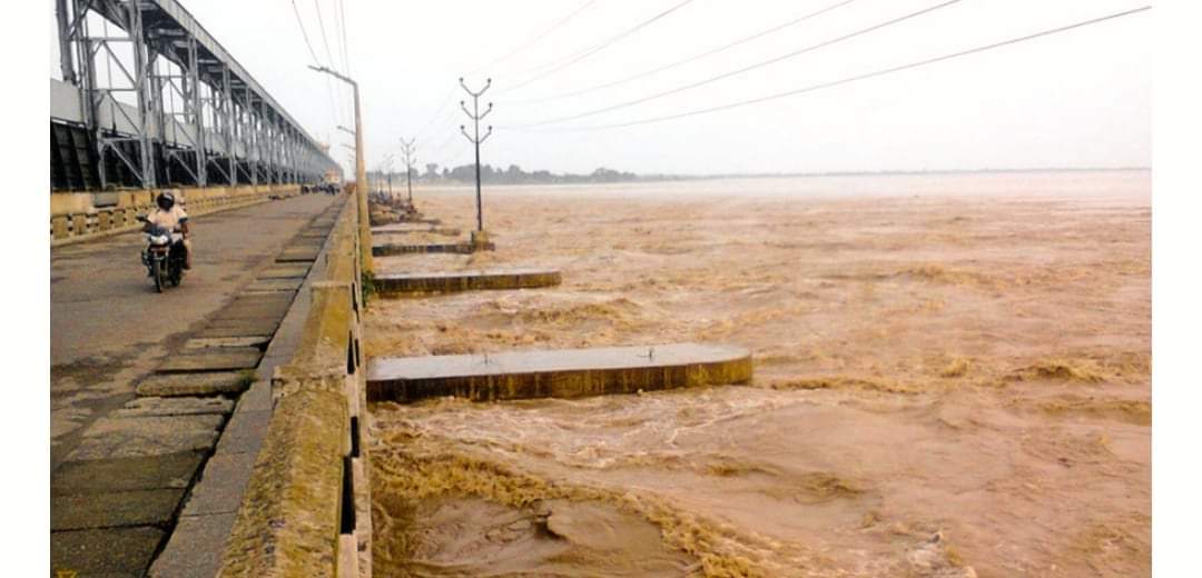 कोशी नदीमा पानीको बहाव उच्च, विभिन्न ठाउँहरुमा कटान सुरु