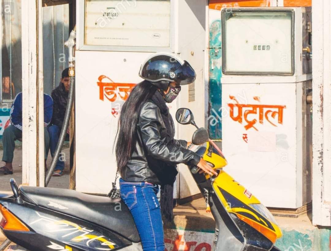 पेट्रोलियम पदार्थको मूल्य दोब्बर १ लिटर पेट्रोलको मुल्य १४० रुपैया