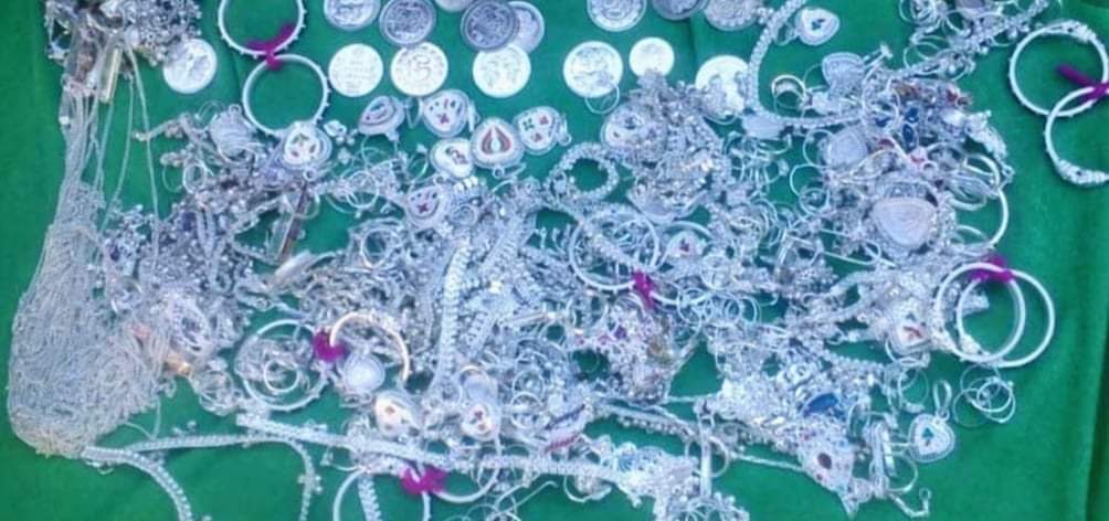 सशस्त्र प्रहरीद्वारा १२० तोला चाँदी गरगहना पक्राउ