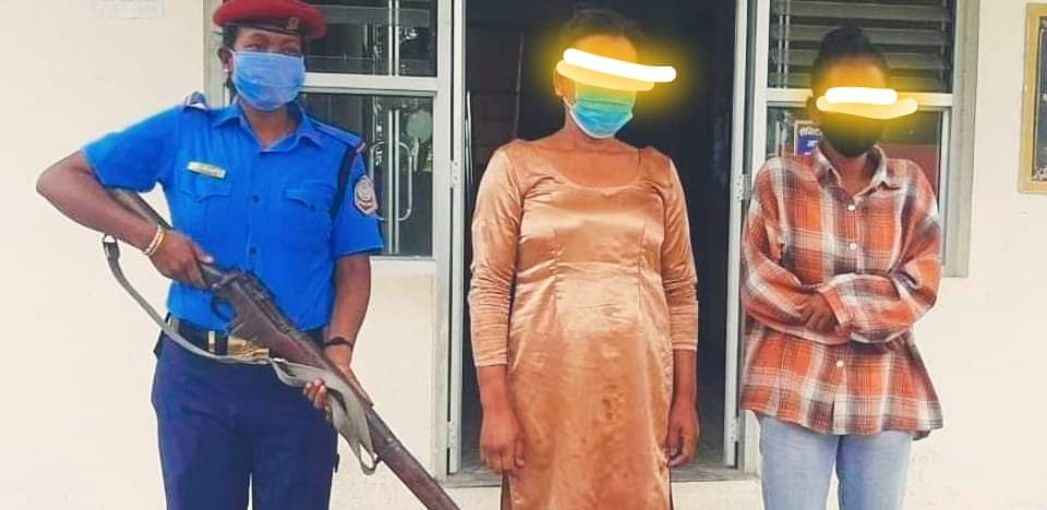 झापा प्रहरीले ब्राउन सुगरसहित २ जना महिला पक्राउ