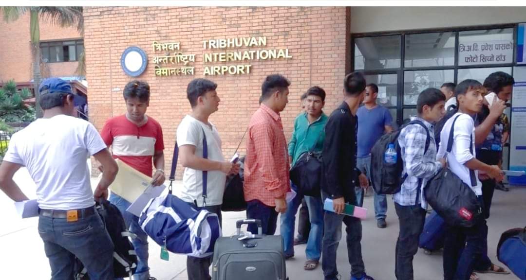 कोभिडको कारण ५५ प्रतिशतले घटे वैदेशिक रोजगारीमा जाने कामदारहरु