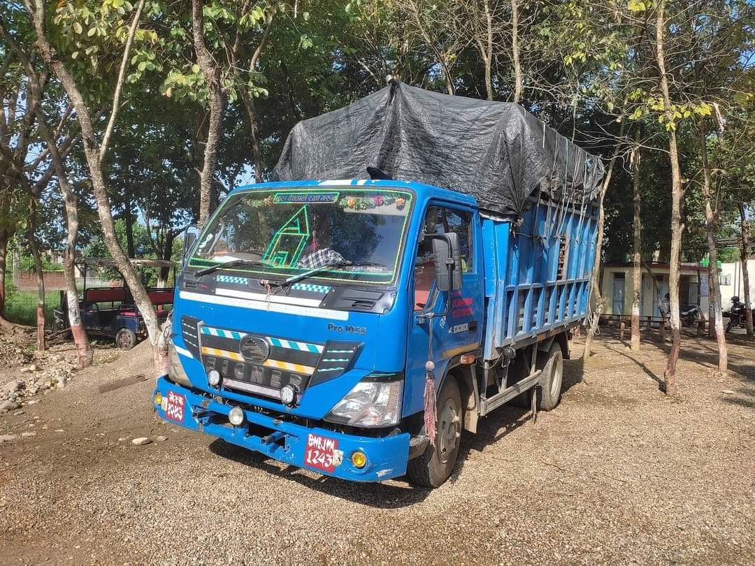 बाँके प्रहरीले ९ लाख ४० हजार बराबरको अबैध ४४ वटा खसी पक्राउ