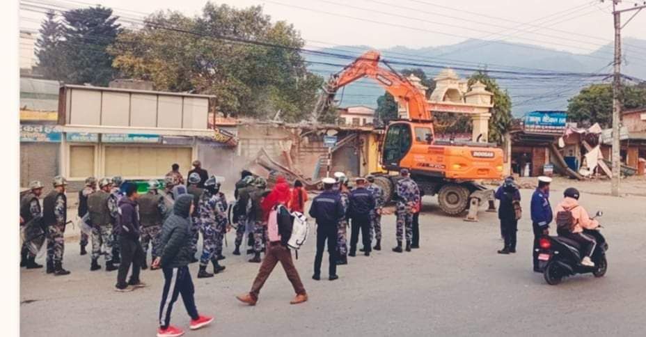 बाँकेको भेरी अस्पतालको सटर मध्य रातमा डोजर लगाएर भत्काइयो ?