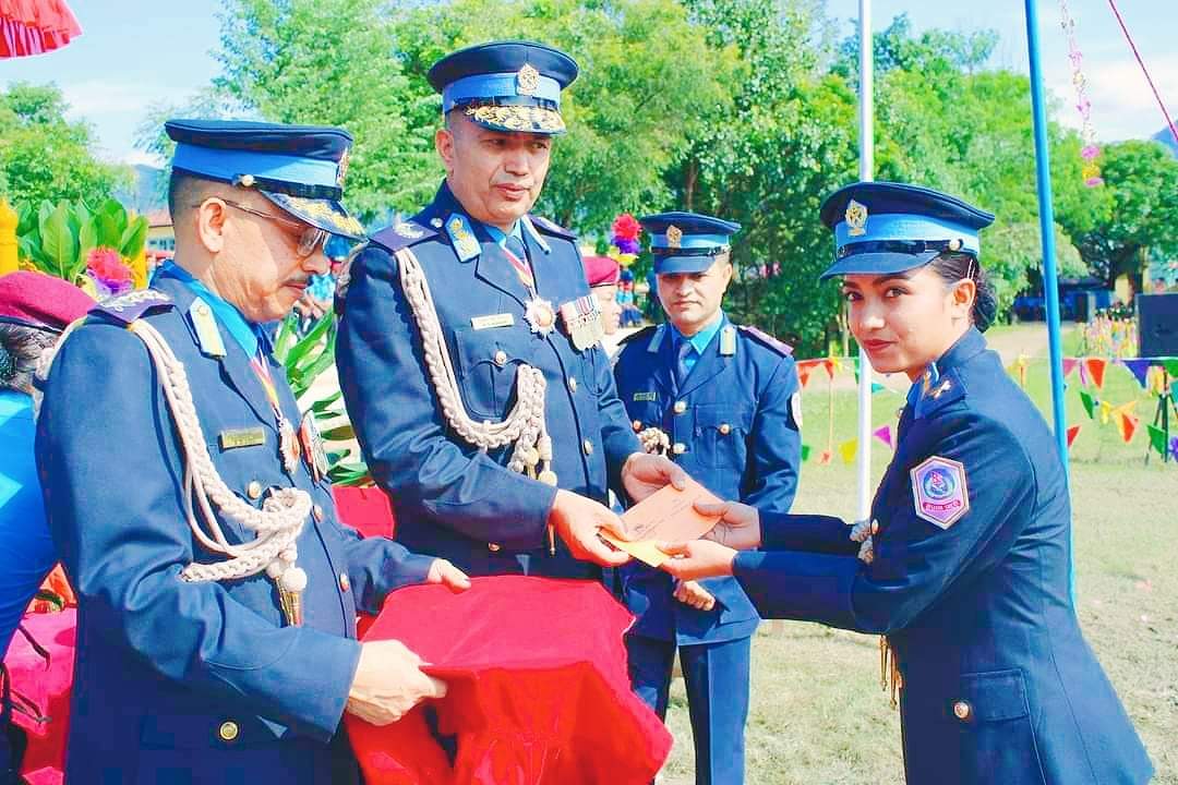 प्रहरी जवान आधारभूत तालिमका ३ सय ९६ जना प्रशिक्षार्थीहरु दीक्षित