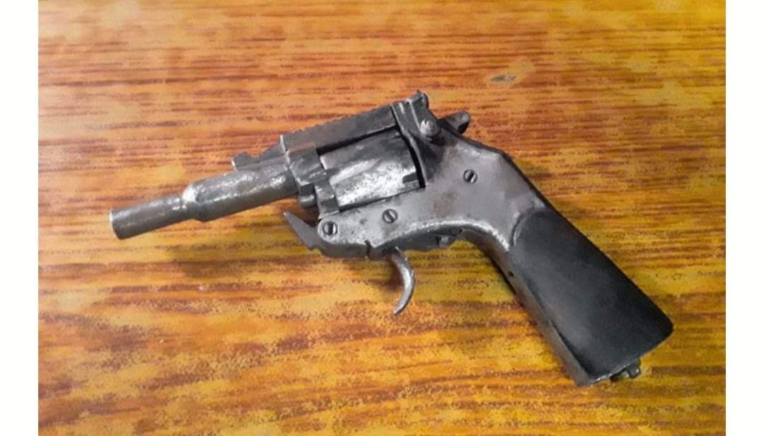 सल्यानमा पेस्तोल र मोटरसाइकल सहित १ जना पक्राउ