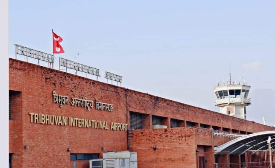 ४ किलो चरेस बोकेर कतार जान लागेका दुई जना पक्राउ