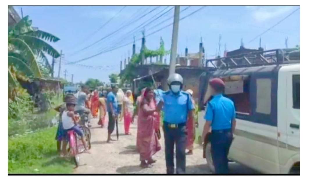 पत्रकार सन्तोष यादवले तस्करीको भिडियो खिचेको भन्दै घरनै घेराउ