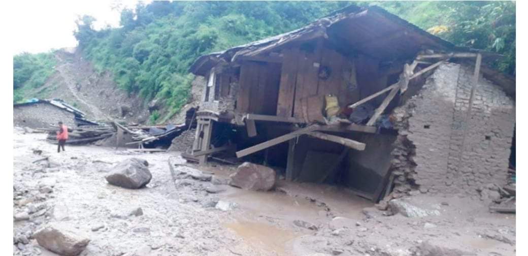 रोल्पामा पहिरोले घर पुरिँदा २ जनाको मृत्यु