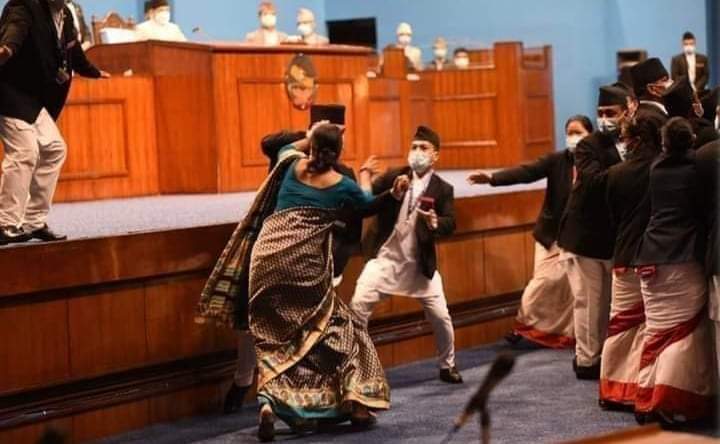 सभासद गंगा चौधरी झम्ट्याईबाट सभामुख अग्नि सापकोटा बचे