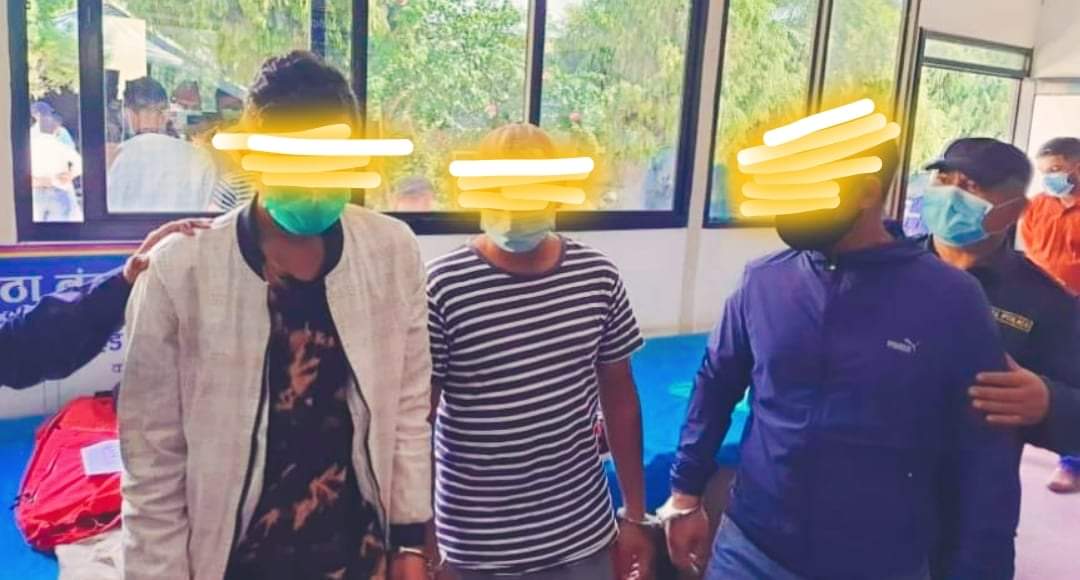 विदेश जाने खर्च उठाउन फिरौतीको माग अस्पतालमा बम राखेर ३ करोड माग्ने ३ जना पक्राउ