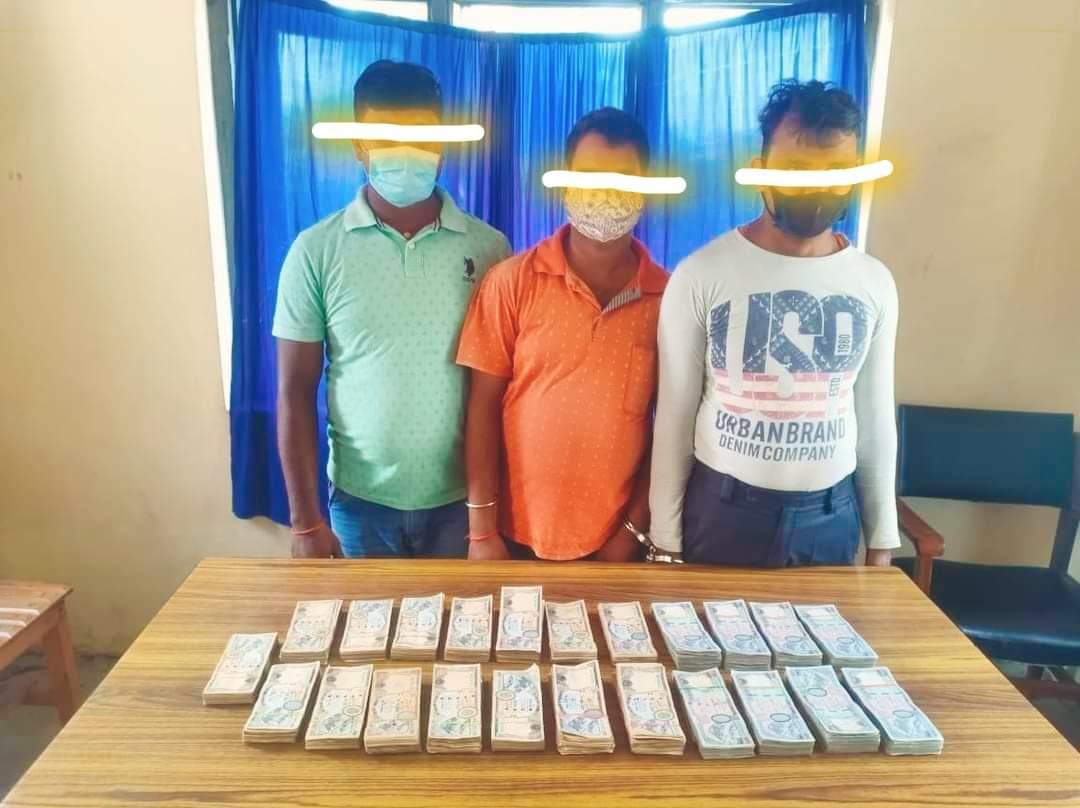 हुण्डी कारोबार गर्ने १५ लाख ५० हजार नगदसहित ३ जना पक्राउ