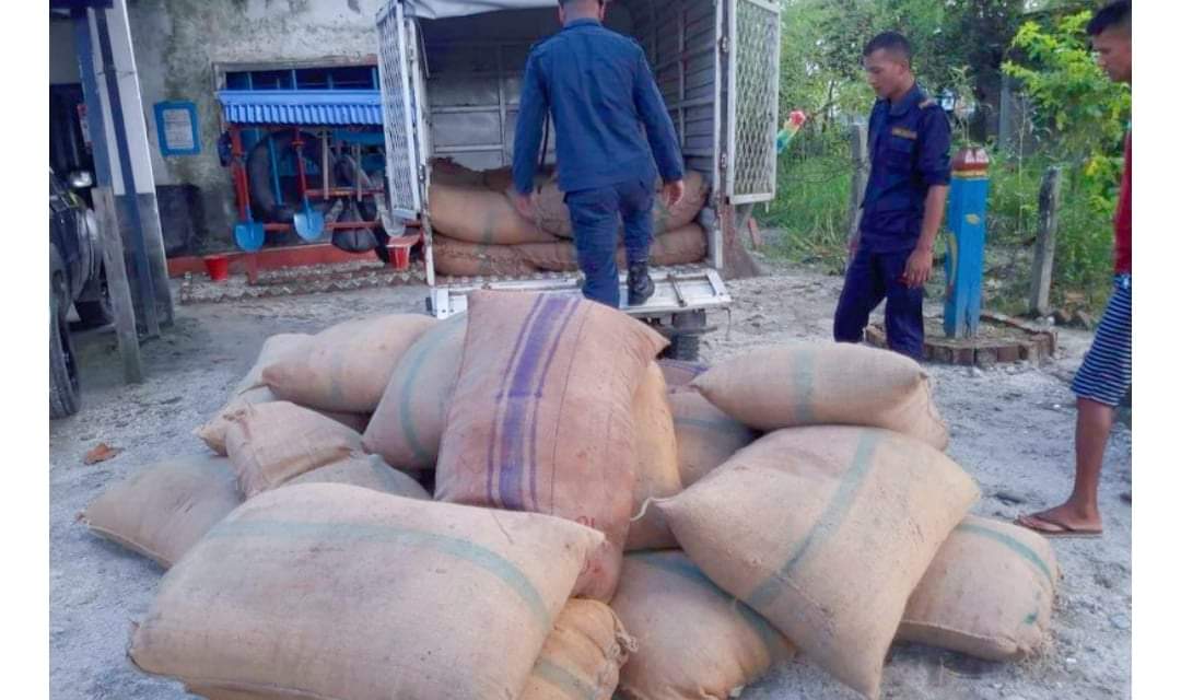 प्यूठानबाट ७१ बोरा अबैध सुर्ती राजश्व कार्यालयले पक्राउ गरि ल्यायो