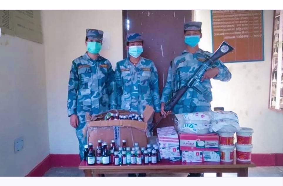 सशस्त्र प्रहरीले १ लाख ८५ हजारको अबैध सामान पक्राउ