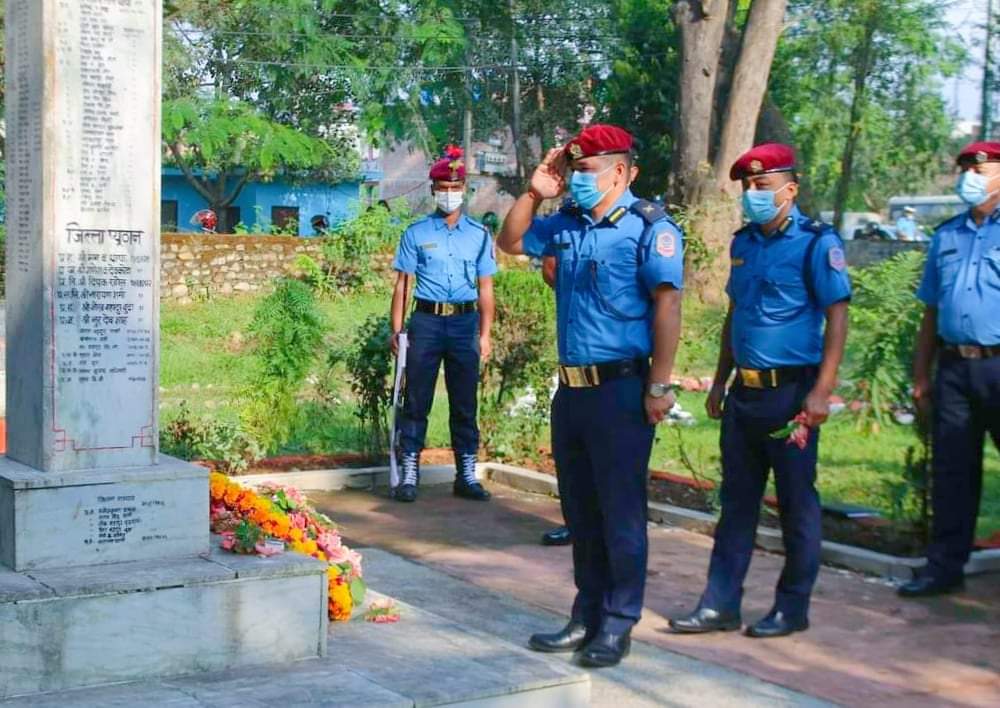 ६६ औं प्रहरी दिवसको अबसरमा दाङका एसपी सुरेश काफ्लेसहित दर्जनौ सम्मानित