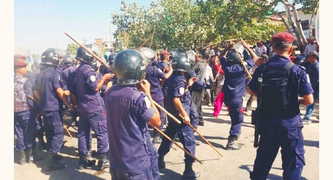 रौतहटमा प्रहरी र सिके रावतका कार्यकर्ता बीच झडप केही प्रहरी घाइते