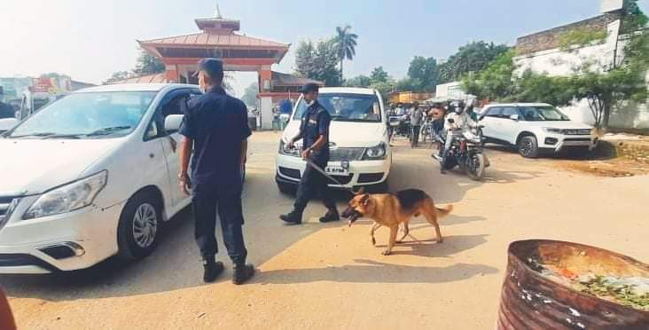 बाँके प्रहरीले जमुनाहा नाकामा तालिम प्राप्त कुकुरसहित चेकजाँच तीब्र