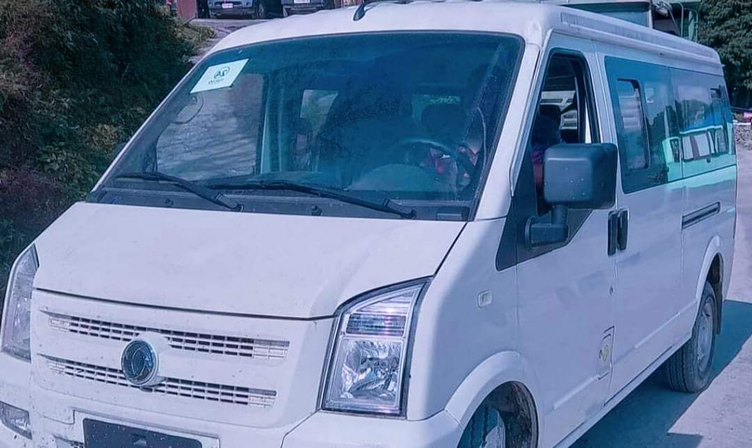 चीन सरकारले दियो नेपाललाई २२ वटा विद्युतीय माइक्रोबस