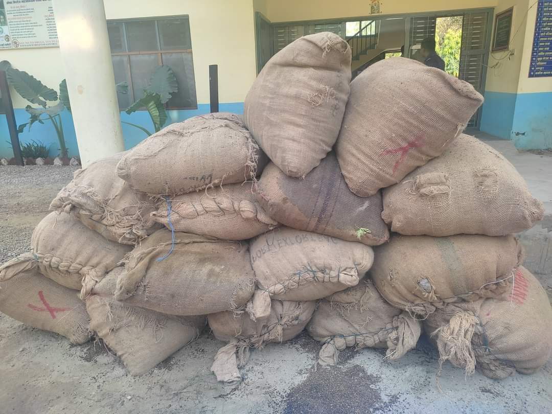 जमुनाह प्रहरीले ६ लाख बराबरको सुर्तीजन्य पदार्थ पक्राउ