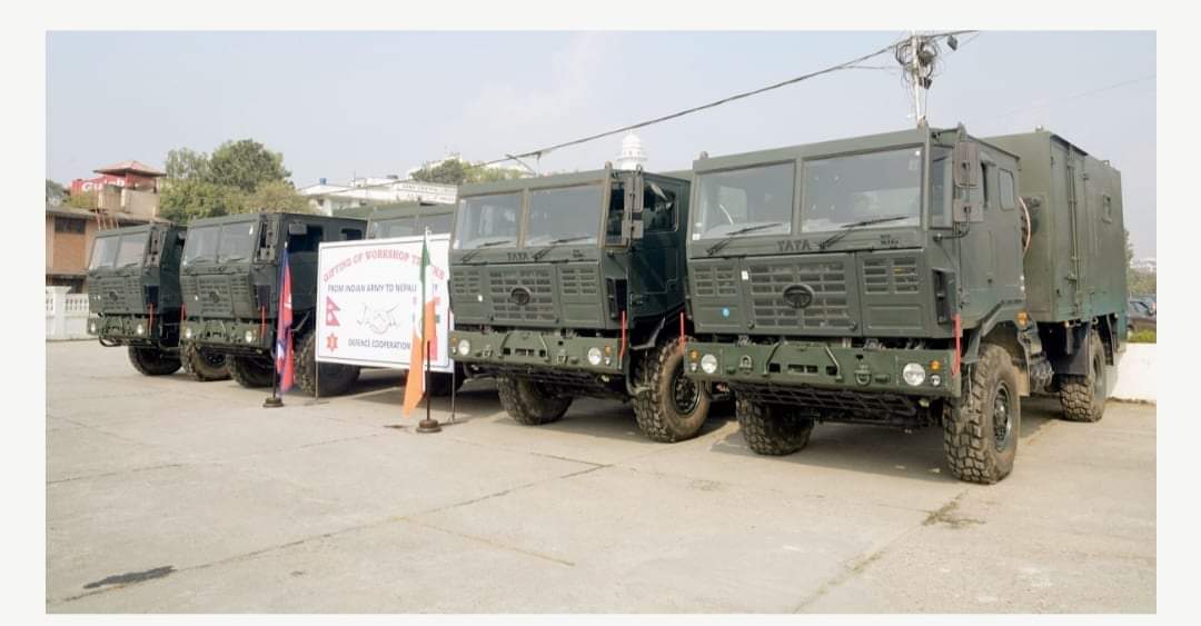 नेपाली सेनालाई भारतीय सेनाद्वारा ५ थान आर्मी ट्रक सहयोग