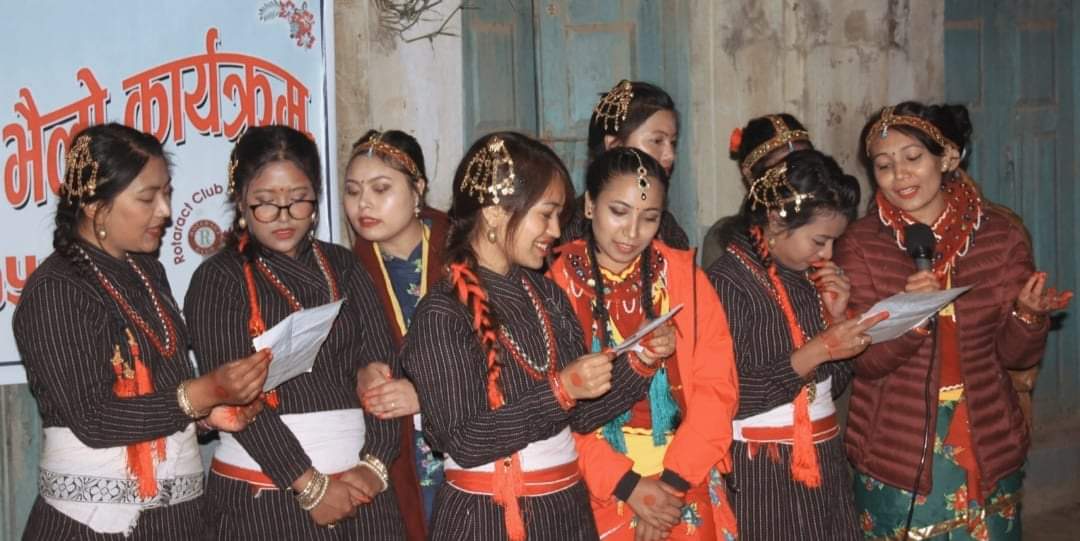 बाँके जिल्ला प्रशासनले देउसी भैलो खेल्न राती ८ बजेसम्म मात्र अनुमति दियो